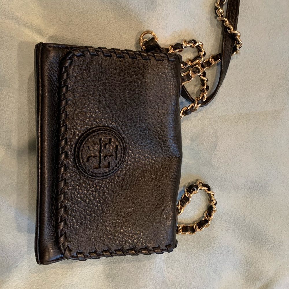 Tory burch cross body black bag with gold chains